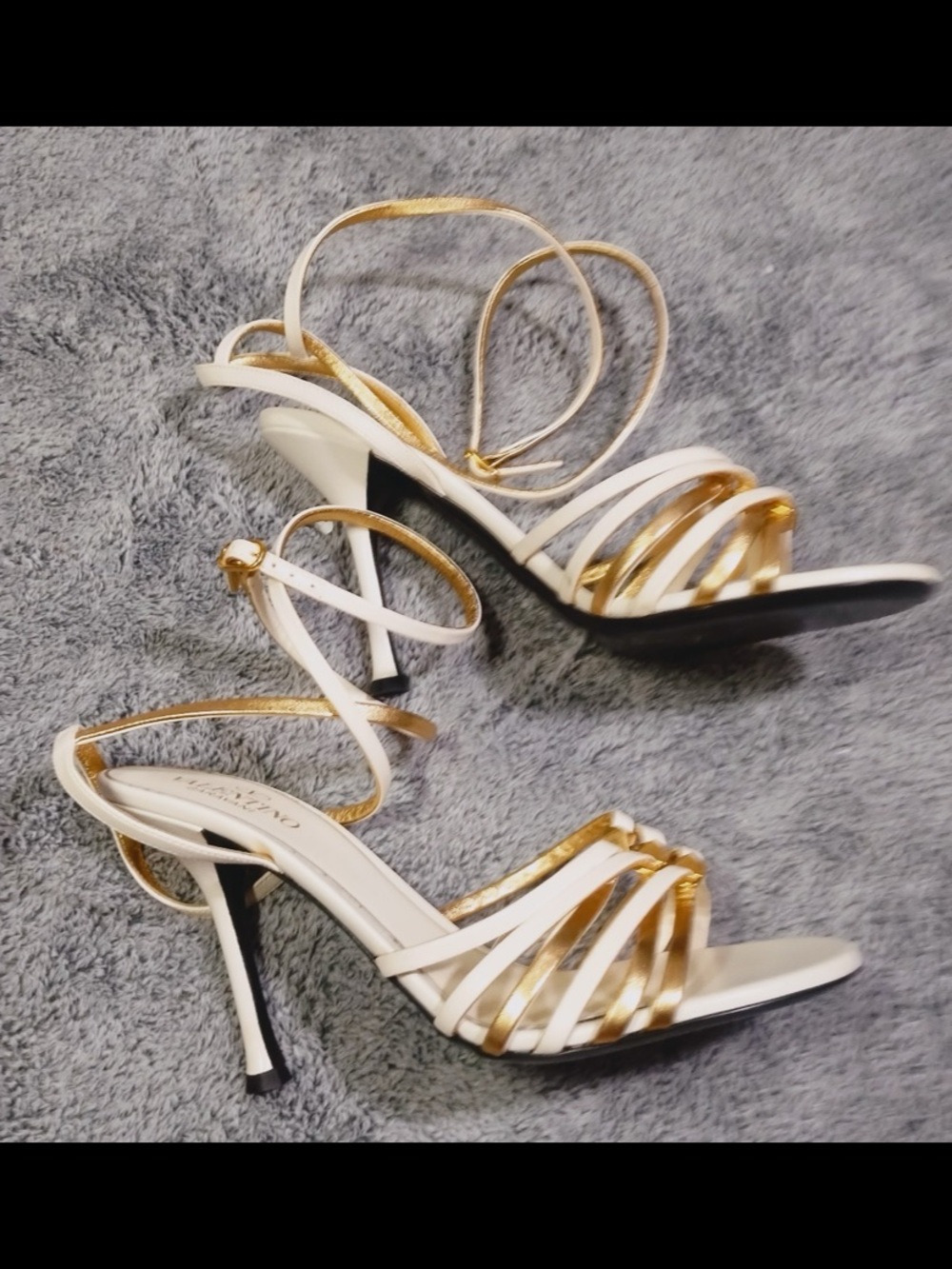 Valentino Garavani Rockstud
Heeled Sandals sz 38.5